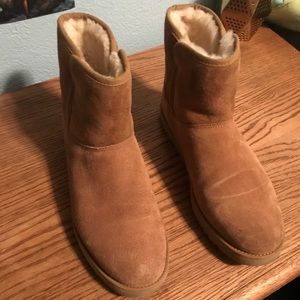 Brown ankle Uggs
